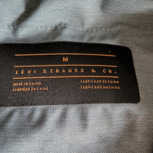 Levi's flap/cargo pockets puffer gray shirt Jacket/shacket  Sz M - Picture 10 of 13